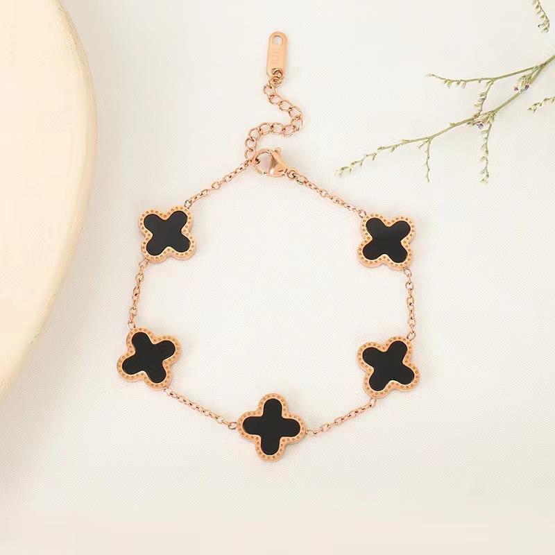 Lucky Titanium Steel Four-leaf Clover Hand 18k Double-sided Mother-of-pearl Colorless Titanium Steel Hand Jewelry