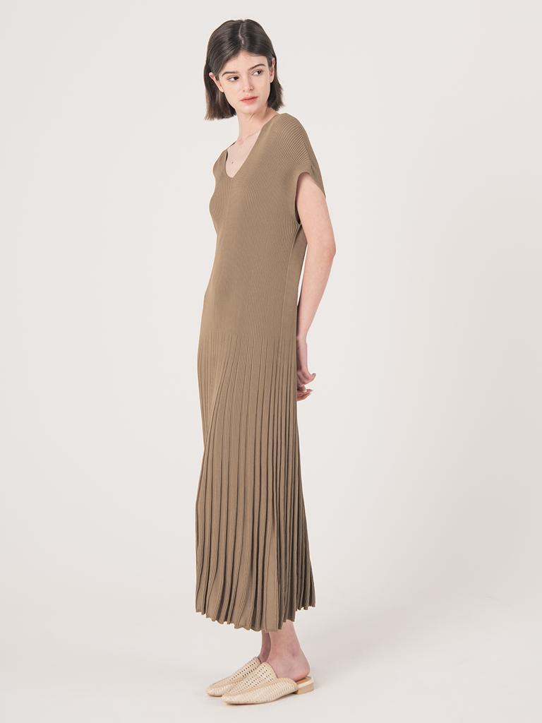 Wednesday Delight Wed_V Neck Sleeveless Dress_Khaki