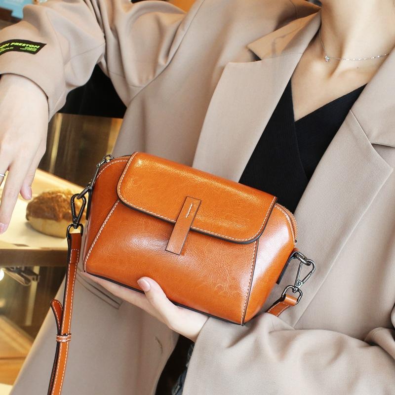 Premium Leather Women'S Bag Fashionable Retro Shell Bag Spring And Summer Oil Wax Cowhide Shoulder Messenger Bag Women 6010