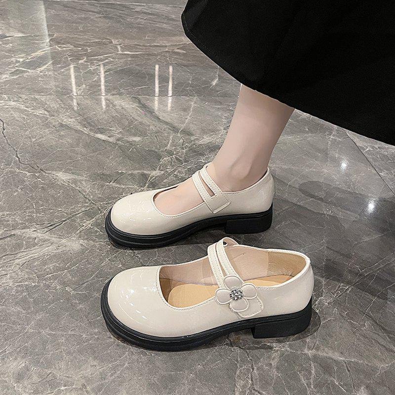 Scarpe in Pelle Nere e Bianche Stile Giapponese per Studenti - Adatte per Uniformi Scolastiche e Esibizioni Corali
