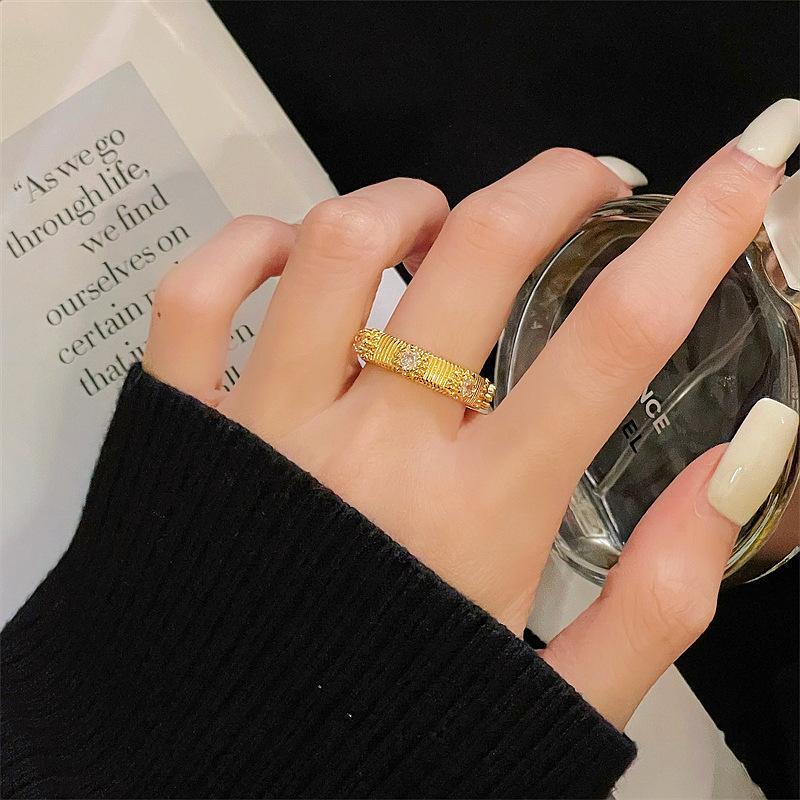 Niche Gold Medieval Brushed Retro Vintage Ring Women'S Zircon Light Luxury Exquisite Temperament Personalized Accessories