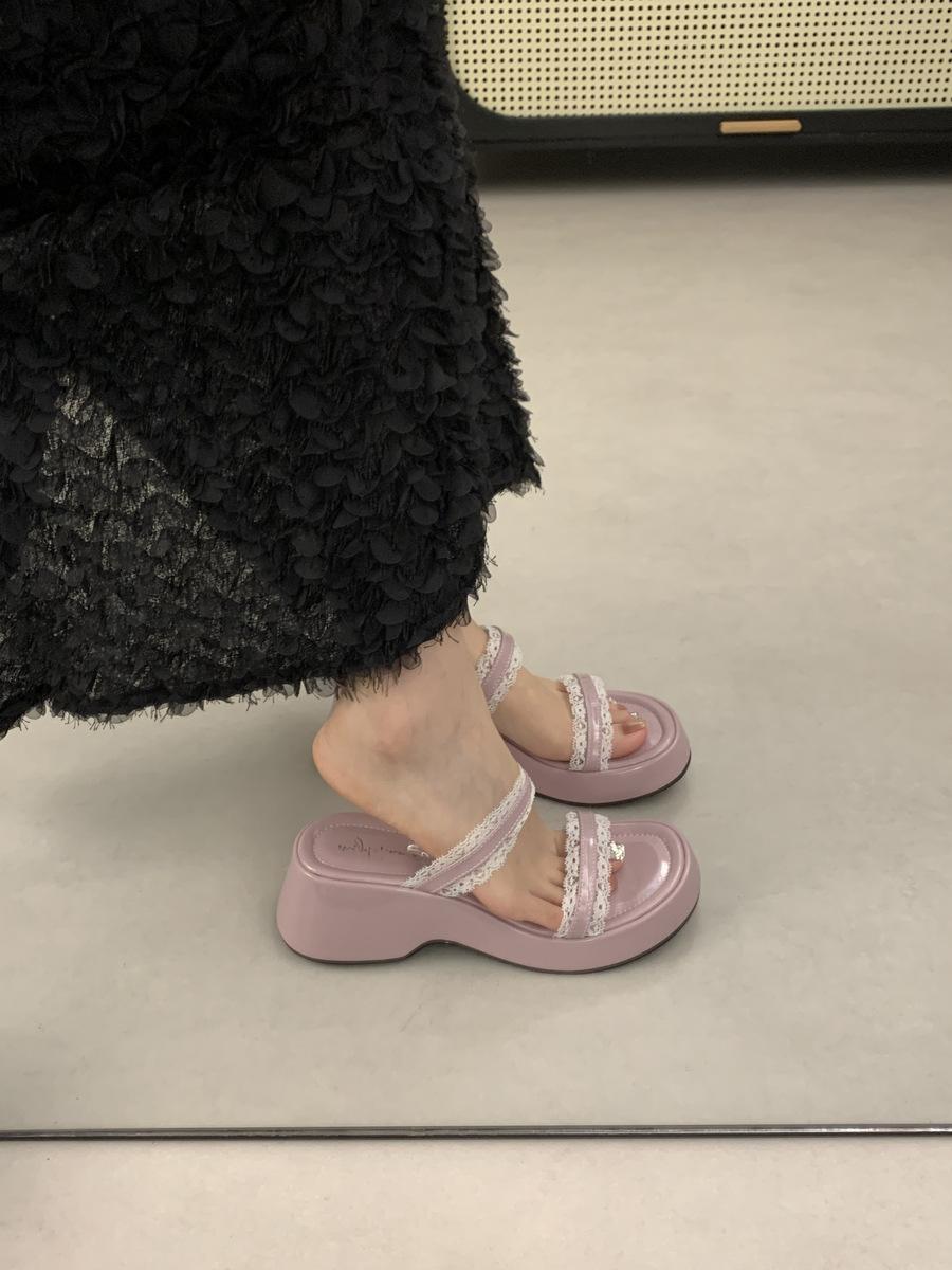 

French stunning pink lace with one-word slippers female summer outer wear fairy gentle thick bottom slope heel cool slippers female 40 рожевий