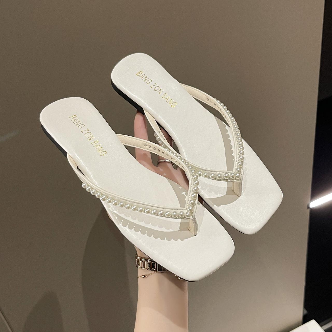 

Летние тапочки. Женская летняя одежда. Новые квадратные шлепанцы с жемчугом, пляжные туфли на толстом каблуке и сандалии с носком. 40