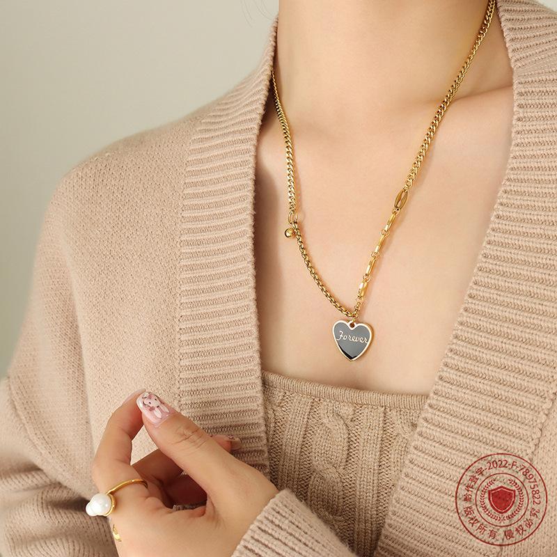 Chic Minimalist Women's Peach Heart Pendant Necklace: European & American Style, Sexy Layered Design with Drip Oil & Steel Beads