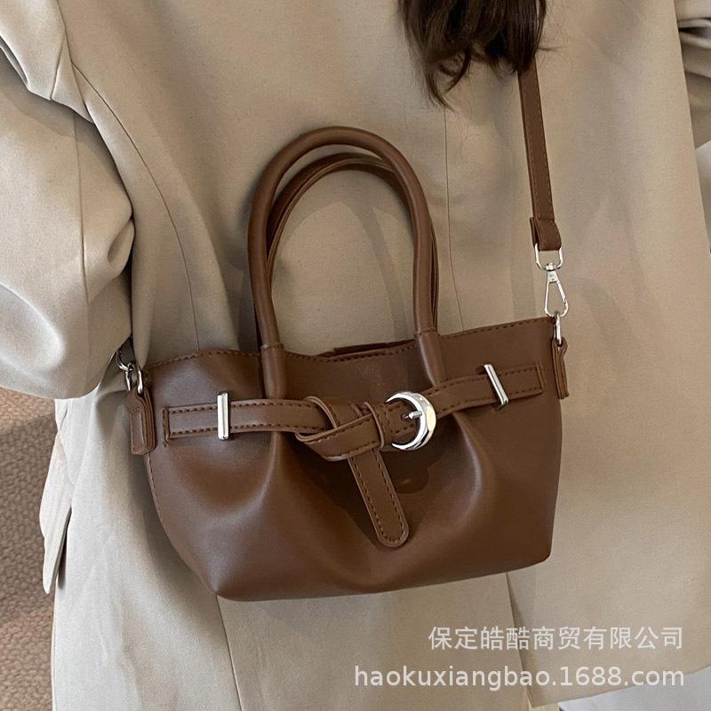This year's popular bag women's 2025 new retro summer crossbody shoulder bag casual portable bucket bag