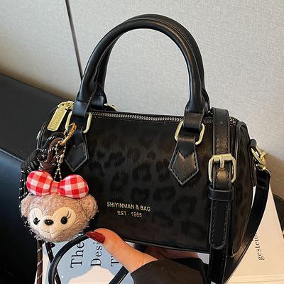 Textured Small Bag Women's 2025 New Autumn Popular Foreign Style Messenger Bag Fashionable Casual and Fashionable Portable Pillow Bag