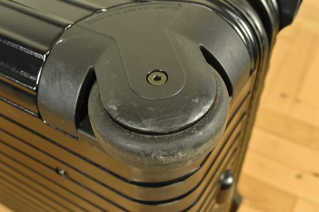 Rimowa Salsa Suitcase Carry-On Gloss Black Polycarbonate 33L from Germany