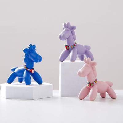Figurina in Ceramica Cavallo Palloncino Europeo: Decorazione Artistica da Interno per Animali & Regalo