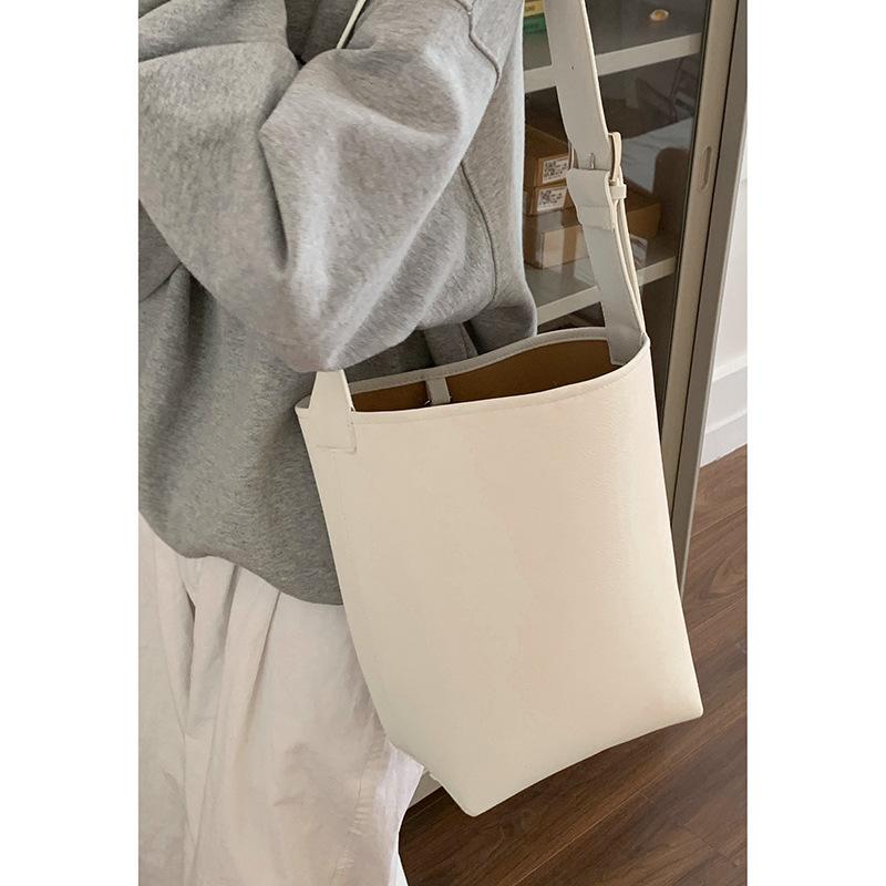 

Универсальная простая сумка подмышку женская новая сумка-ведро большой вместимости с широким плечевым ремнем сумка-мессенджер