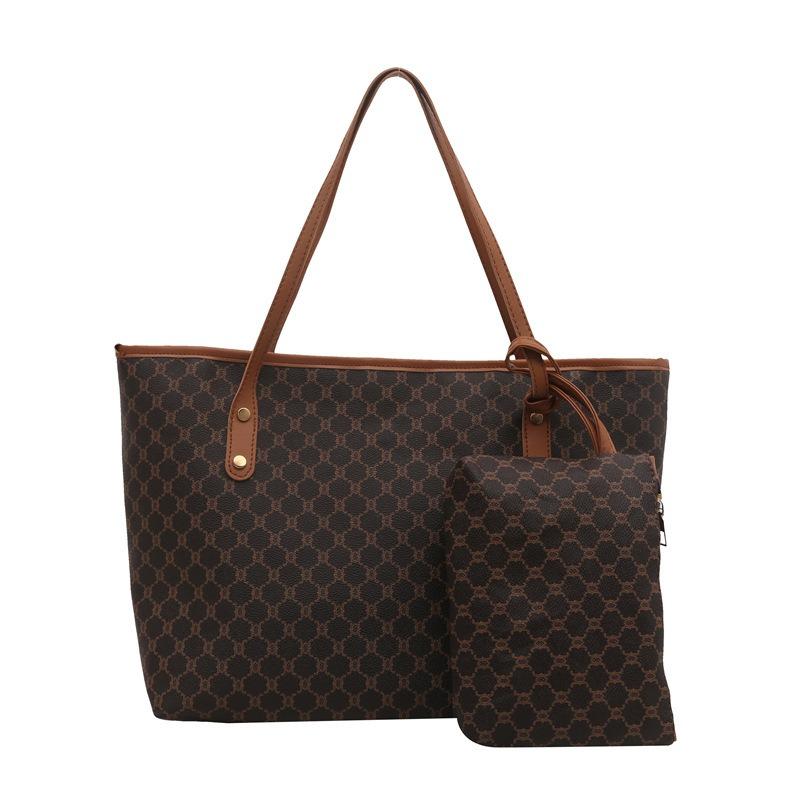 Light luxury temperament personalized commuter portable tote bag new beautiful niche design trendy shoulder armpit bag