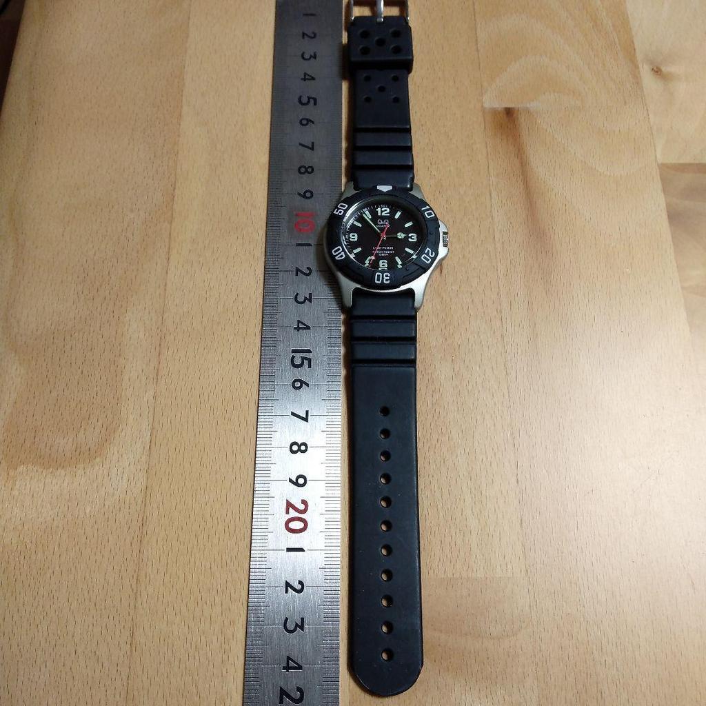 Used Beautiful Condition, Citizen Q&Q Quartz Wristwatch, Solarmate, 10 ATM Water Resistant