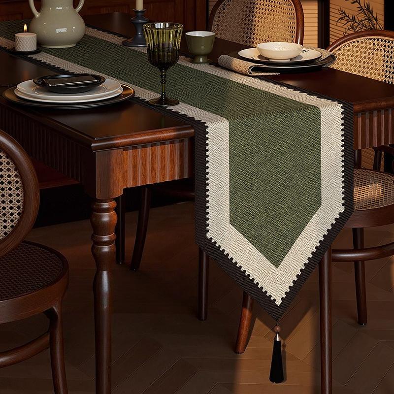 French Pastoral Style Table Flag Luxurious Retro Tassel Table Runner Suitable for Dining Tables TV Cabinets and Side Tables Middle Decorative Banner