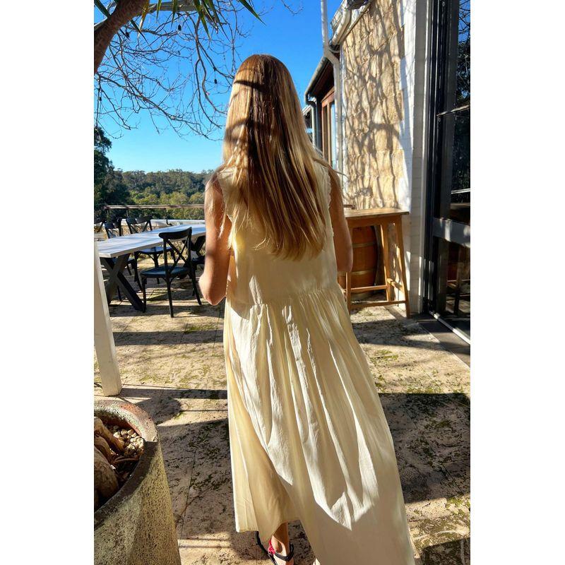 

Solid Color V-neck Sleeveless Lace Dress Pure Color V-neck Lace Dress Female Apricot color L