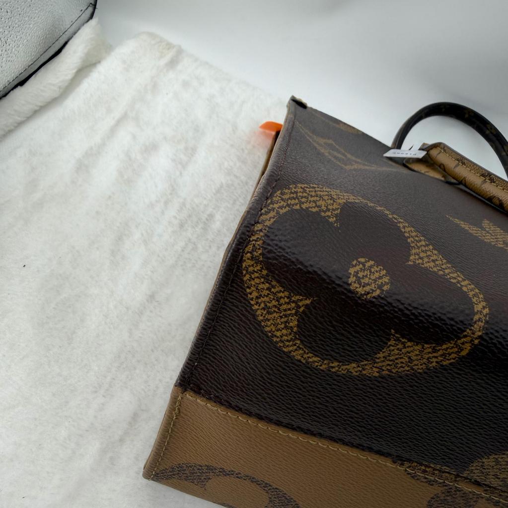 [Pre-Owned] Louis Vuitton Onthego MM 'Brown Giant Monogram/Brown Monogram Reverse Canvas' - Excellent #XMUC04