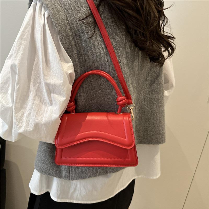 Fashion Niche Design Bag Women's Spring and Summer New Women's Bag Solid Color Casual Handbag Single Shoulder Messenger Bag Tide