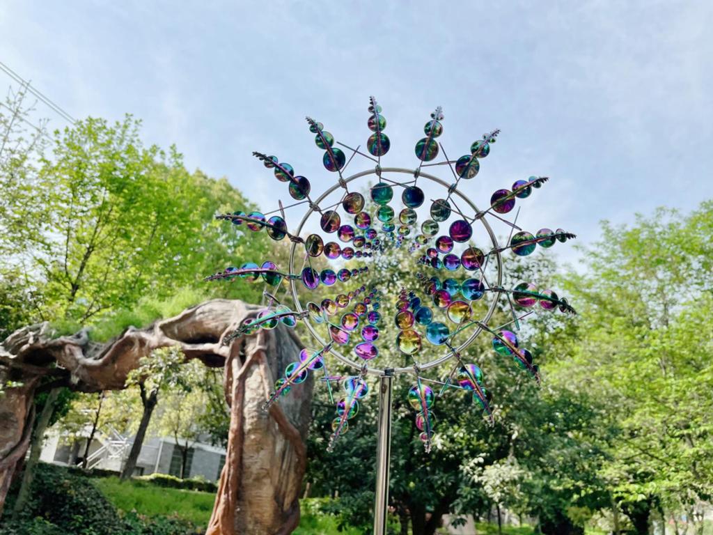 Creative Outdoor Wrought Iron Windmill: Rotating Metal Garden Decoration