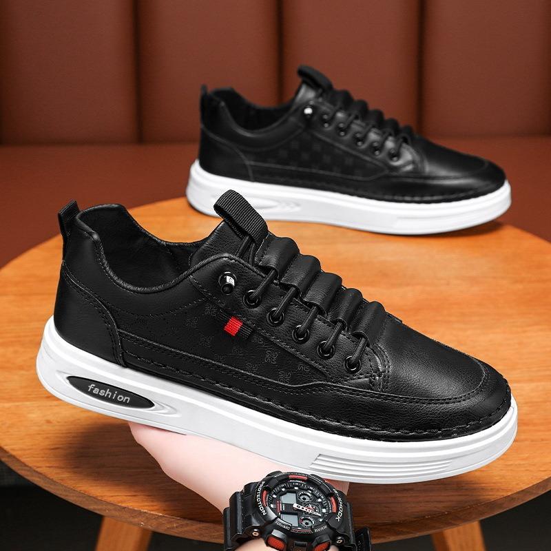 Mode Herren Freizeitschuhe aus Leder Sommer Neuer Trend Vielseitige Lässige Sportliche Board-Schuhe Herren Mode Luxus Herren Sneaker Zapatos De Hombre