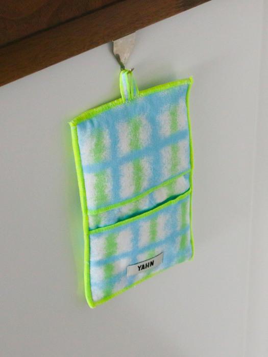 

YAHNSISI Gingham Oven Mitts - Blue Blue