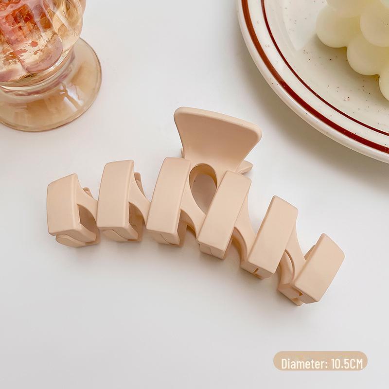 Versatile Milk Coffee Hair Clip: Large, Simple Shark Design for Women