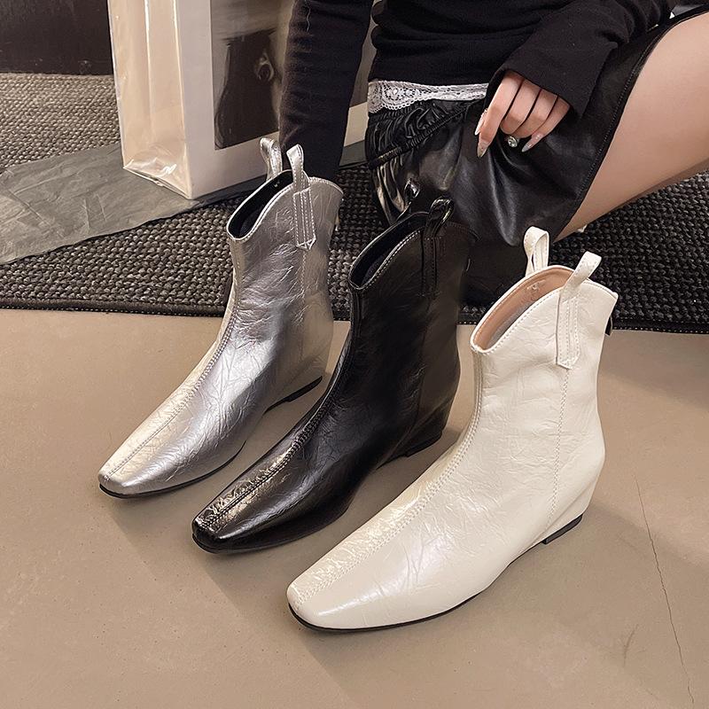 Small Square Head Short Boots In the Autumn of 2025, New Women's Boots, Fashionable European and American Style, Beautiful Color, Flat Bottom Inner H