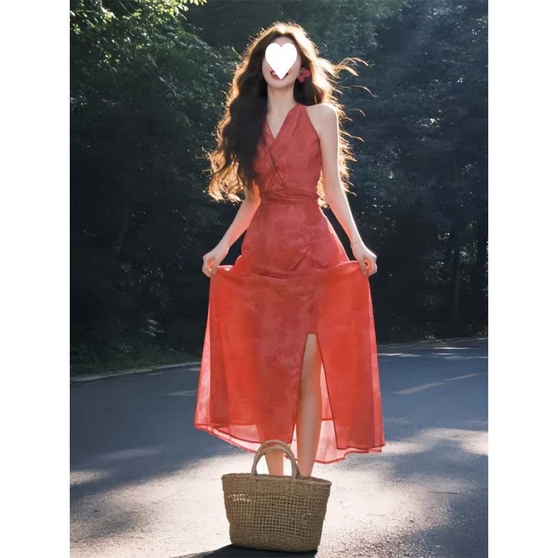 French temperament cross-strap neck dress women's summer new models are particularly beautiful waist pinch holiday dress
