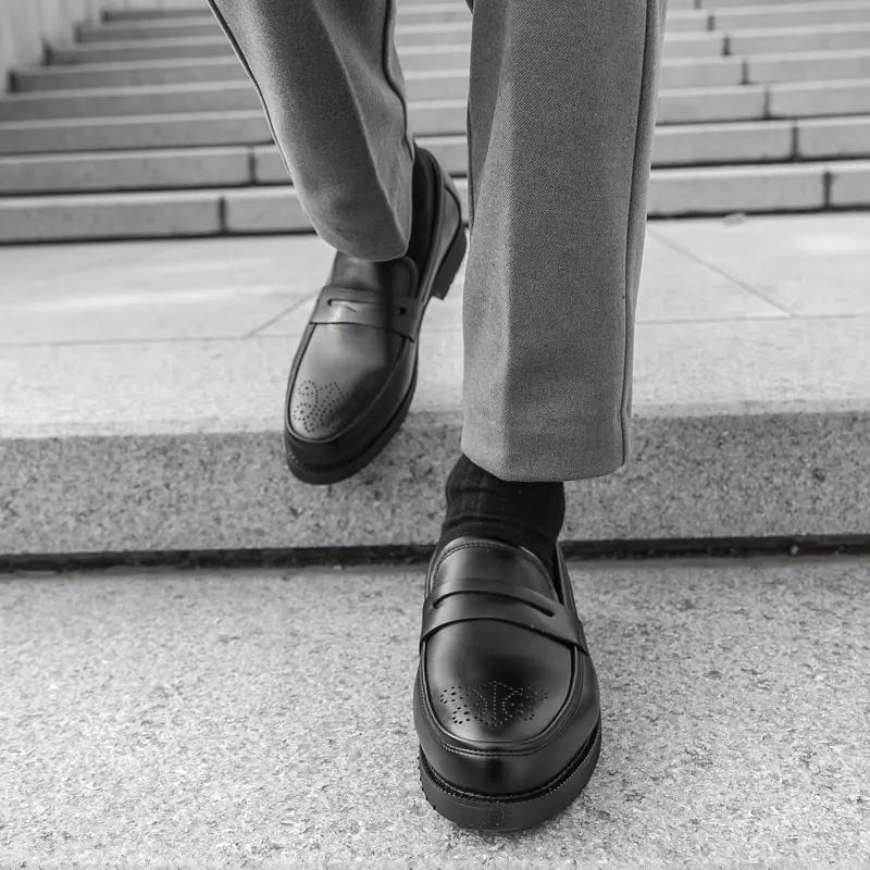 Fashion Size 38-46 Vintage Men Loafers Black Brown Men Comfortable Fashionable Small Leather Shoes American Banquet Business Dress Shoes