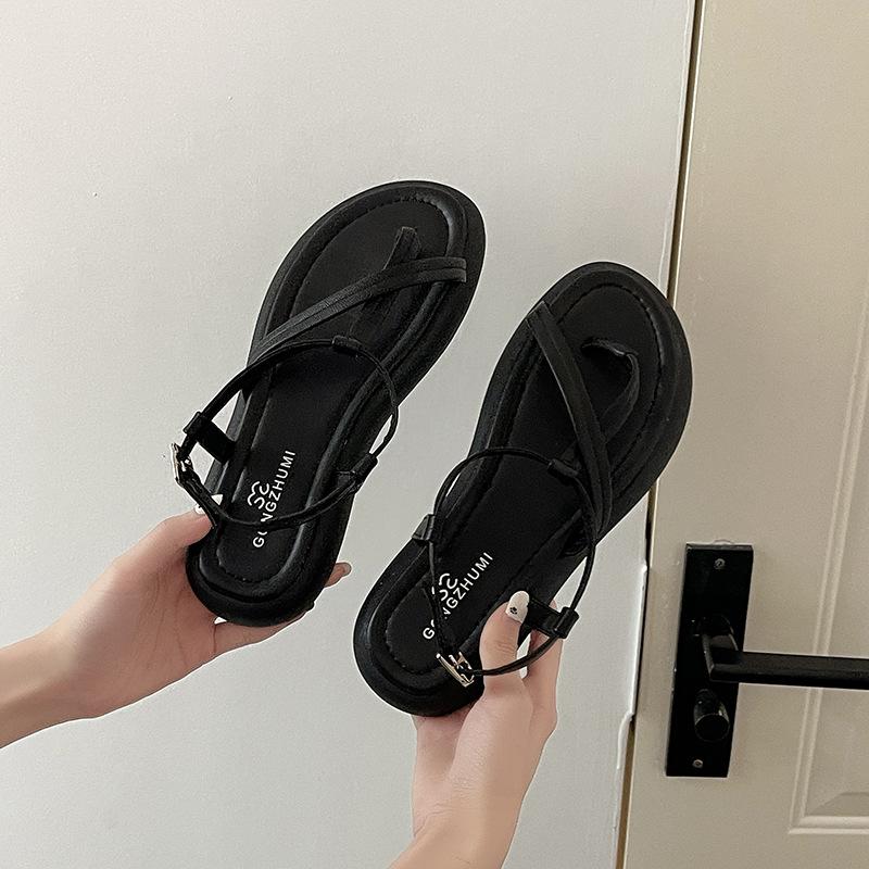 Niche retro design sense toe sandals women's 2025 summer new comfortable skirt thick-soled non-slip beach shoes