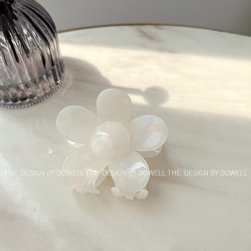 

Flower Beautiful Design Acetate Hair Claw Clip Handcrafted For Women Trendy Milk White7cm