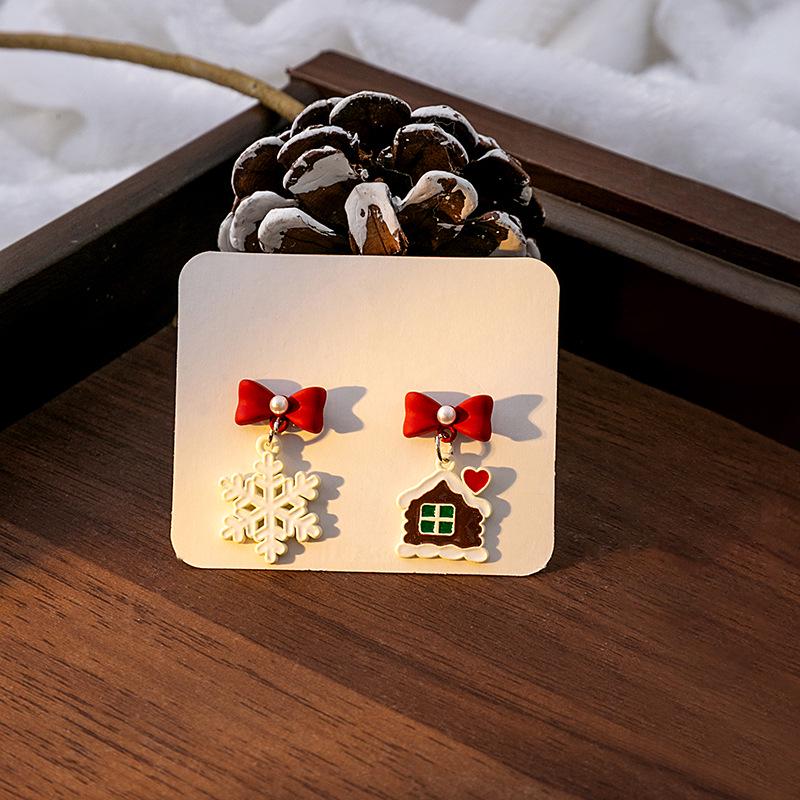 Cross-Border Hot-Selling Christmas Earrings - Cute Elk & Santa Claus Cartoon Silver Needle Studs