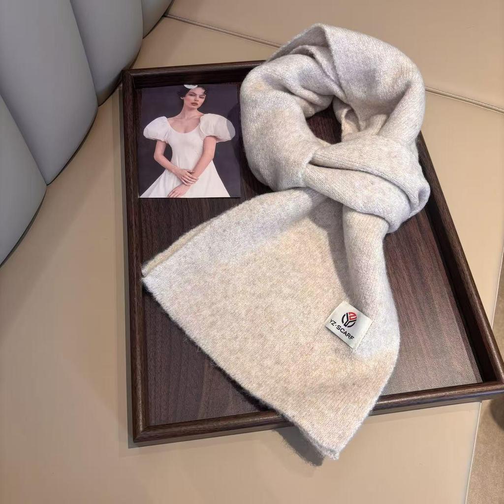 Sciarpa Lavorata a Maglia da Donna di Alta Gamma Monocolore Autunno/Inverno 2025 - Scaldacollo Versatile, Caldo, Ispirato al Natale per Studentesse