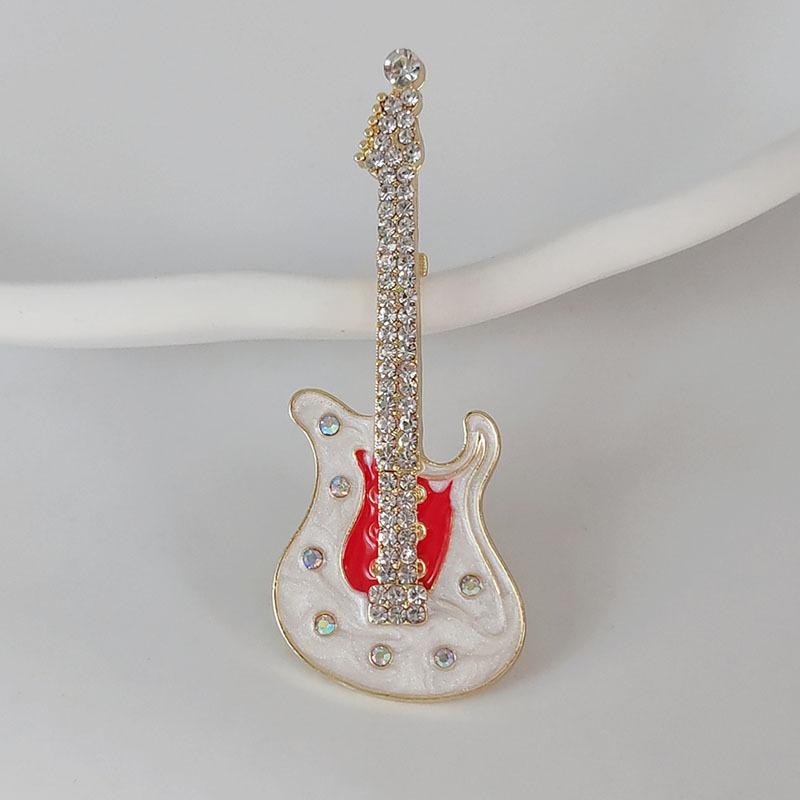 Music Guitar Design Metal Inlaid Rhinestone Brooch Cartoon Exquisite Art Instrument Emblem Pins Jewelry Clothing Accessories