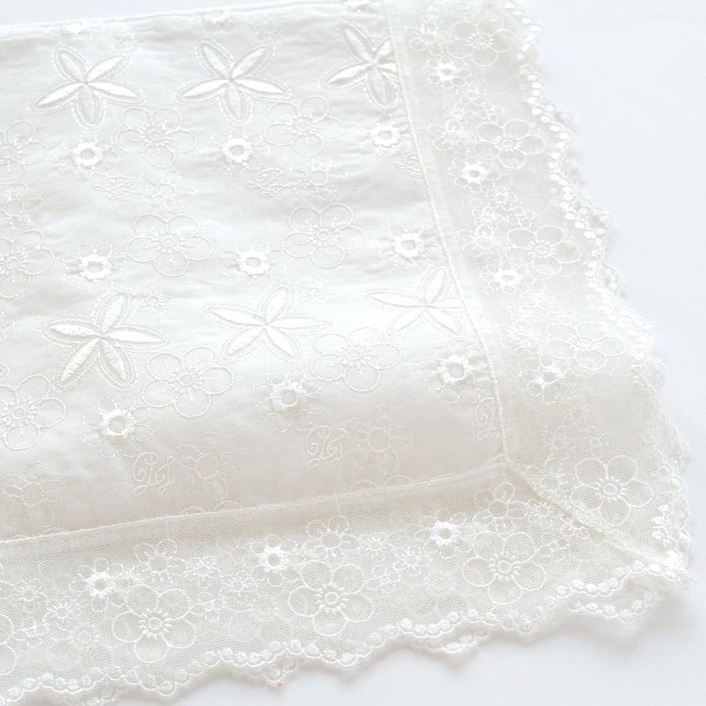 Paul Joe Accessoires Handkerchief Floral Lace Large 58cm White & 001632-0001