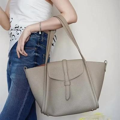 Ladies Tote Large Capacity Designer Cowhide Shoulder Bag Travel Leather  New Designer Ladies Shopping Tote Bag