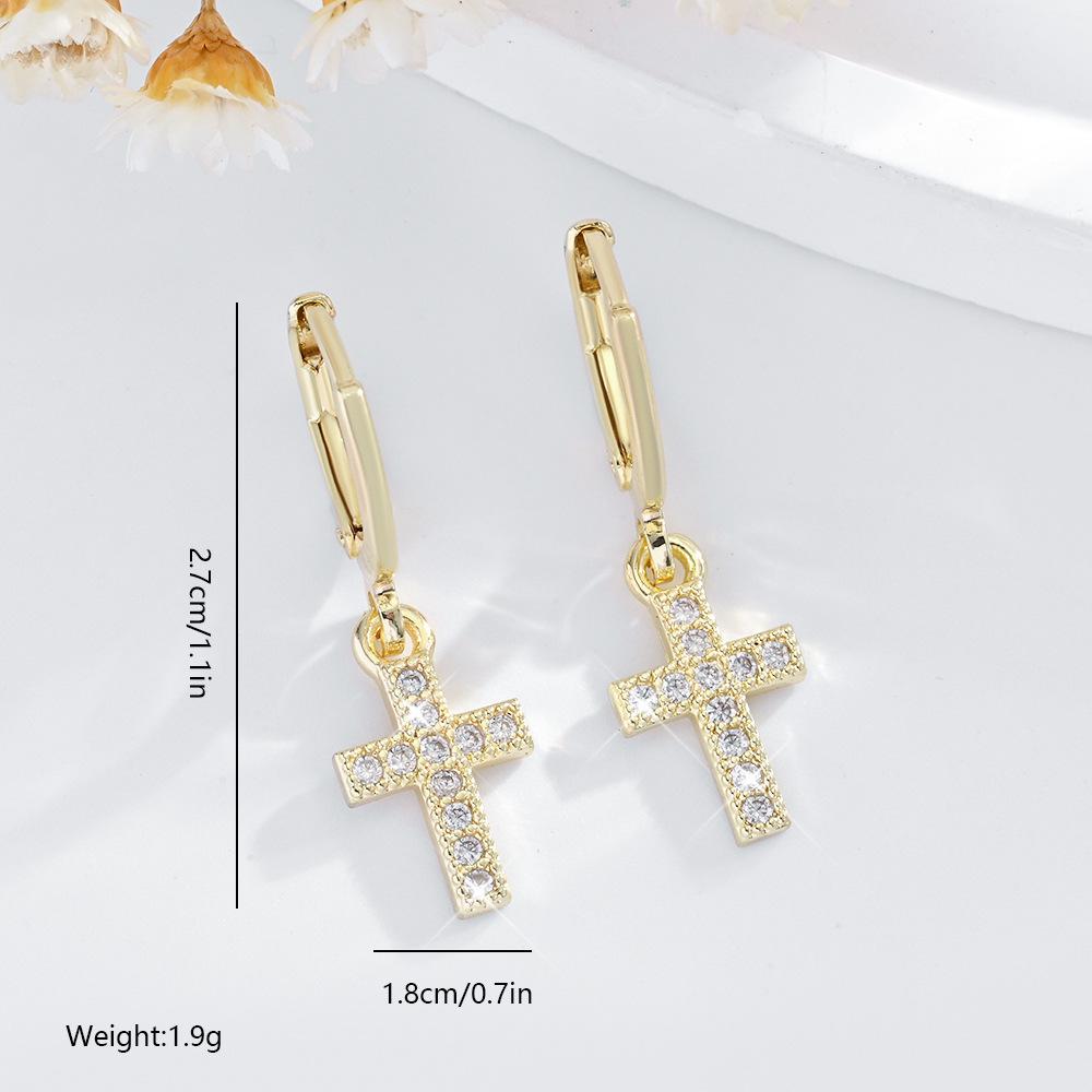 Серьги-подвески с циркониевыми крестами: Женская нишевая панк-мода