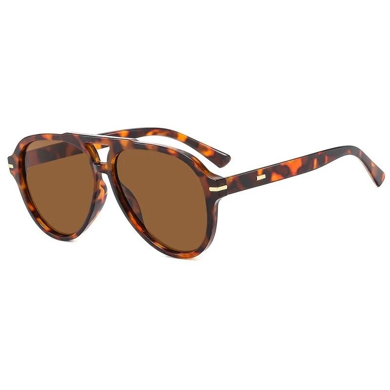 

Vintage Double Bridges Men Sunglasses Women Fashion Brand Gradient Shades Trending Blue Green Sun Glasses Rivet Eyewear UV400 only 1pcs sunglasses
