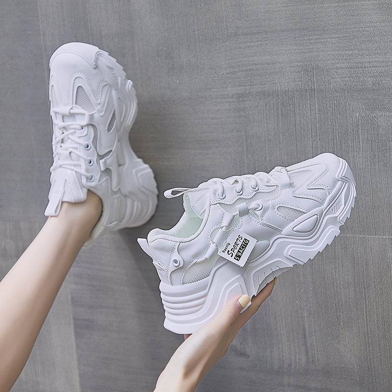 Chaussures de papa entièrement noires pour femmes, polyvalentes et décontractées pour le printemps et l'automne, ne fatiguent pas les pieds, chaussures pour femmes antidérapantes et déodorantes, travail petit noir