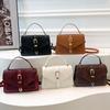 Un Bolso Cruzado de Hombro Único, Casual y de Moda, Un Bolso Cuadrado Pequeño Simple y Único