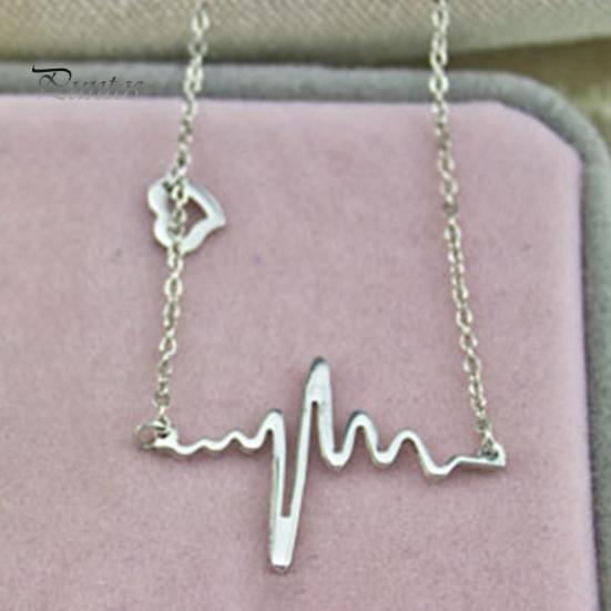Chocker Necklace Exquisite Clasp Closure Women Alloy Cute Heart Jump Pendant Chain for Wedding