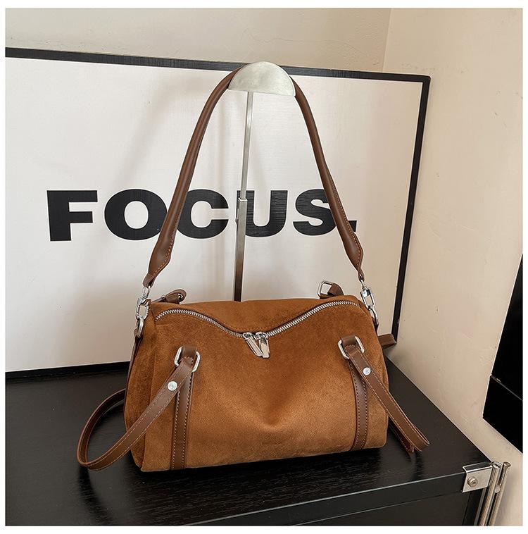 Versatile Single-shoulder Bag with Large Capacity, Retro Commuter Crossbody Bag