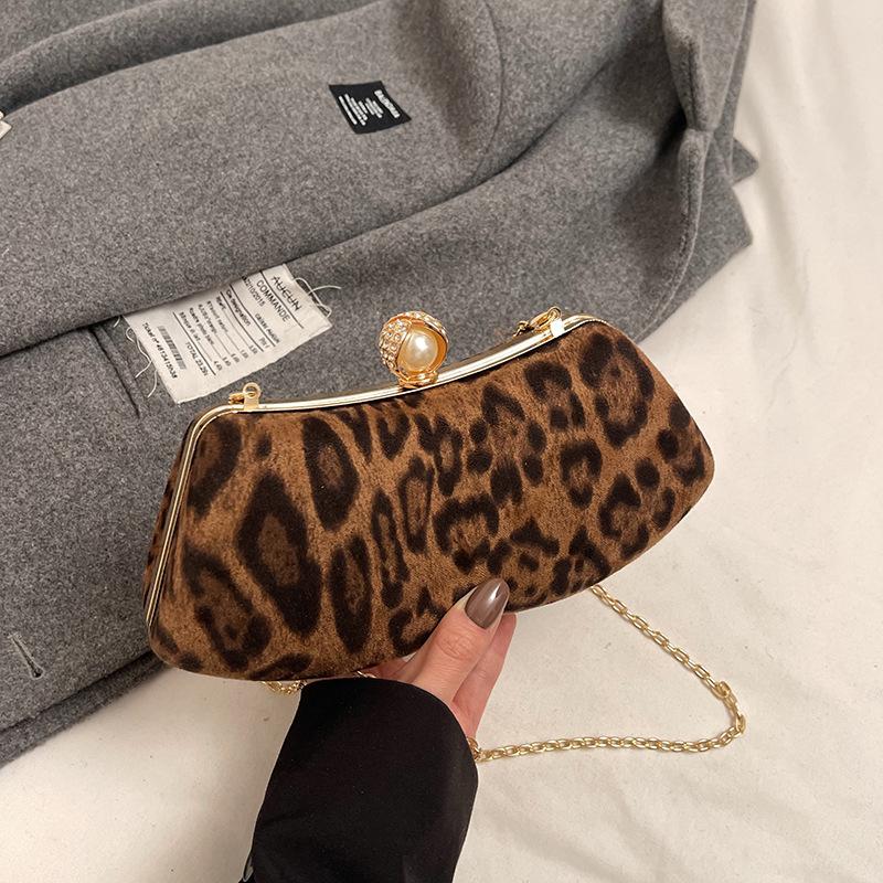 2025 Personalized Fashion Leopard Print Small Bag Women's Dinner Bag Clip Box Bag Mouth Gold Bag Banquet Chain Messenger Bag