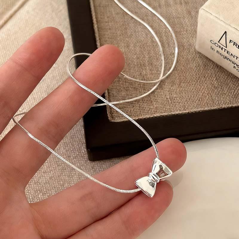 Trendy Silver Color Bow Pendant Necklace for Woman Simple Metal Bow Clavicle Chain Necklace Party Jewelry Gifts