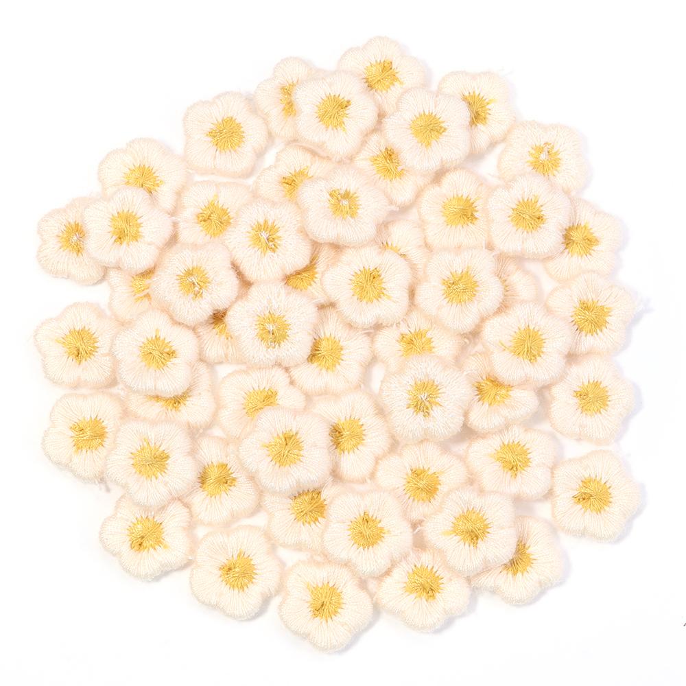 50 Stück/Los Mini Handgemachte Gestickte Blumenflicken Bunte Pflaumenblüten Applikation DIY Kleidung Kopfbedeckung Dekor Nähzubehör