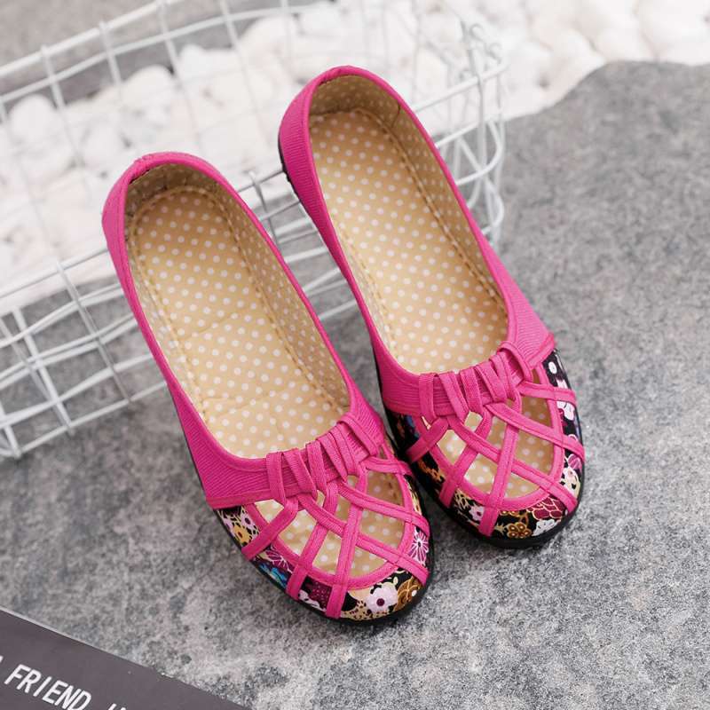 Summer Beijing cloth shoes women's mesh shoes single shoes hollow non-slip soft sole middle-aged and elderly mother shoes one pedal sandals women