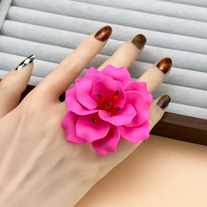 

Vacation-Style Acrylic Flower Ring Fashionable Individual High-End Three-Dimensional Clothing Decoration Accessory For Women Diameter 1.8cm