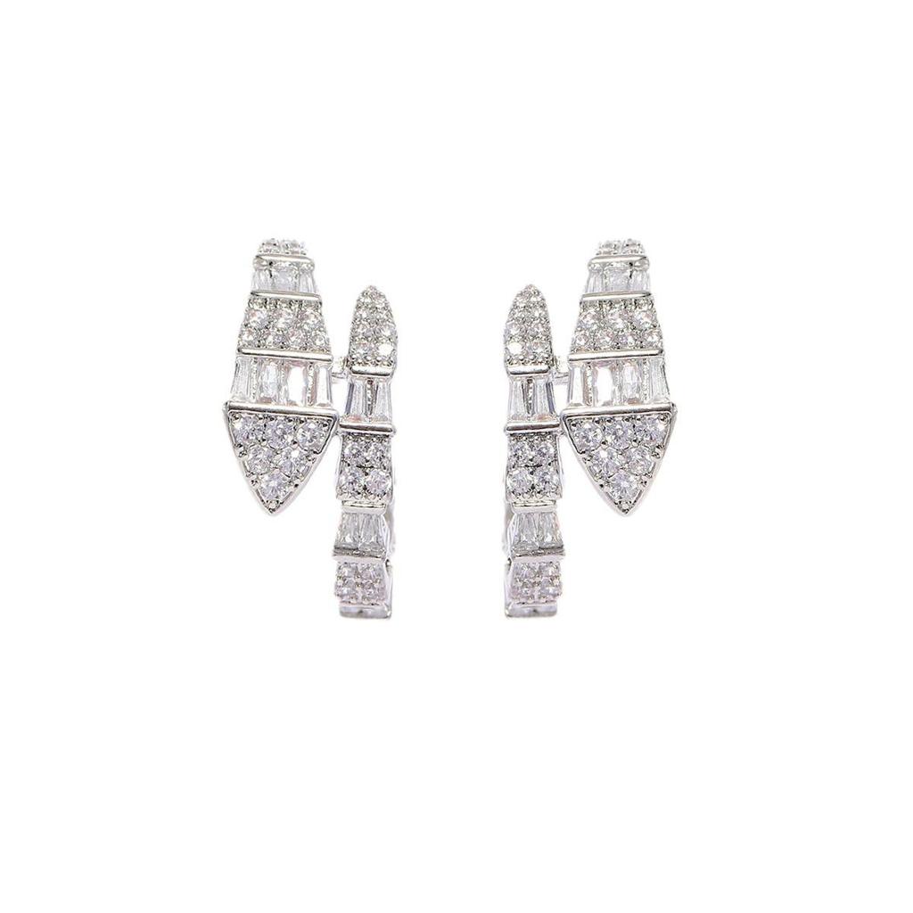 Boucles d'oreilles serpent micro-pavé de diamants: Design Luxueux pour Toutes les Formes de Visage, Bijoux d'Oreille Bestseller Unique pour Femmes 2024.