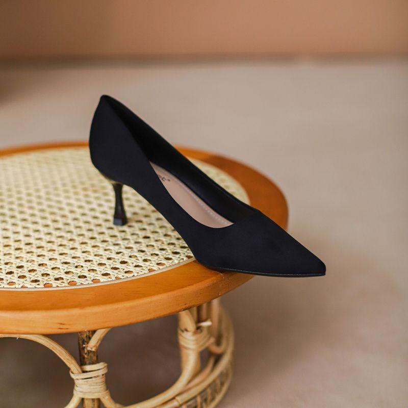 

Элегантная женская обувь на каблуке Роскошная социальная Черная Уличная Мода Деловая Средняя танкетка Босоножки Остроносые Для женщин Тренд 2024 41 чёрный