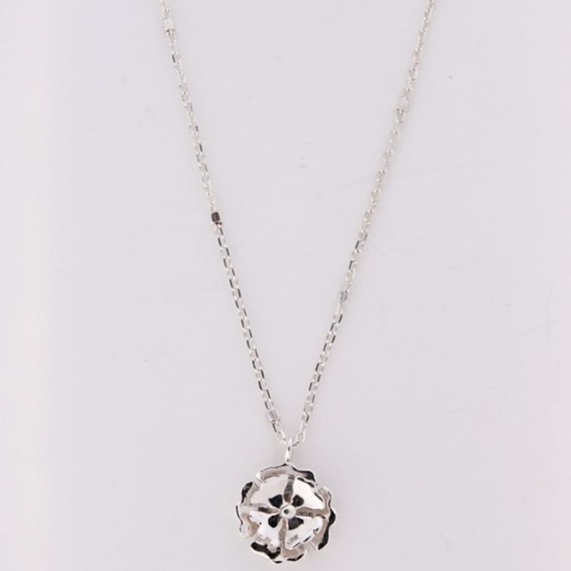 BELLOOGGI Lisianthus necklace