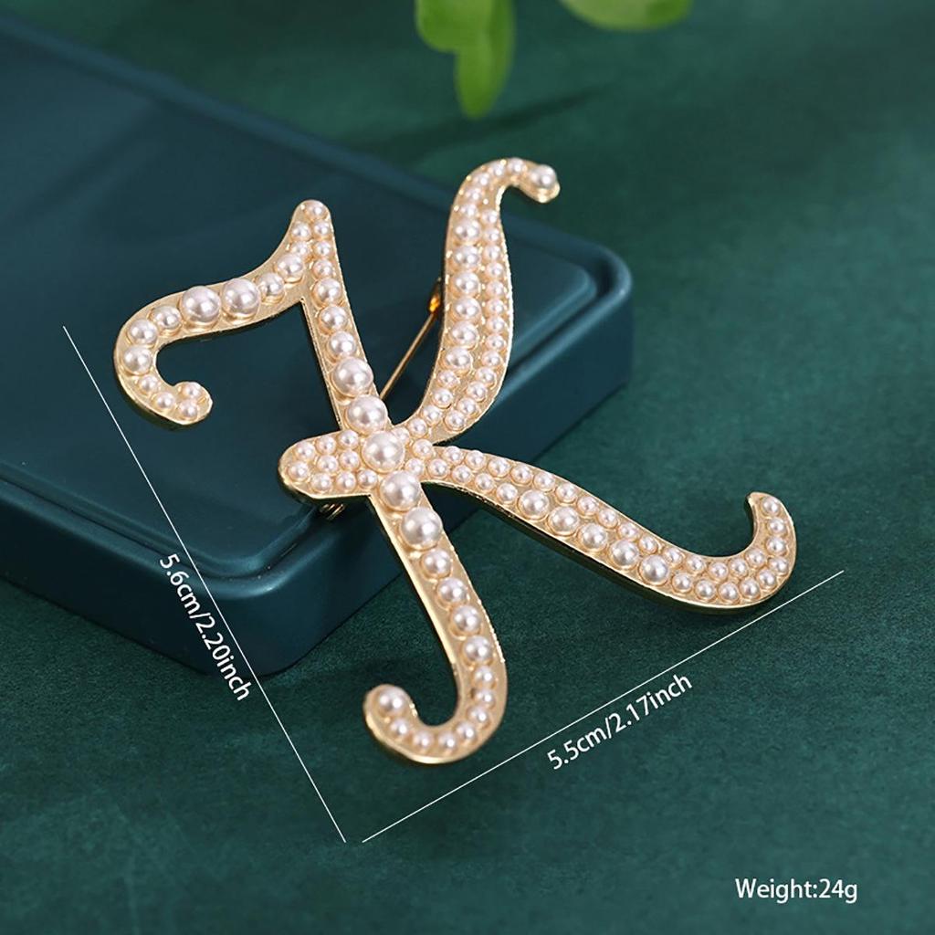 Pearl Alphabet Brooches: Retro Letter Pins for Clothing and Necklines.