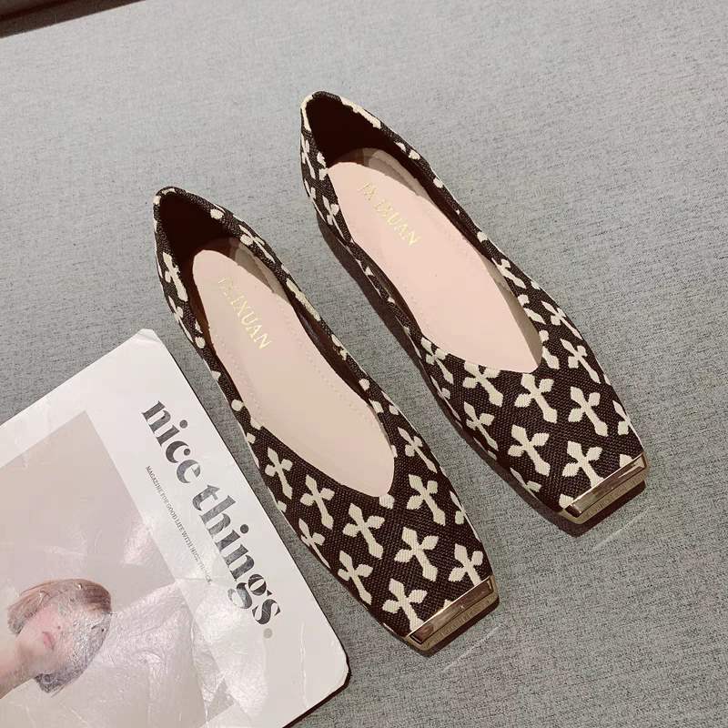 Soft-soled flat shoes square head non-slip flat-soled single shoes 2025 iron head new cloth versatile shallow mouth Doudou shoes