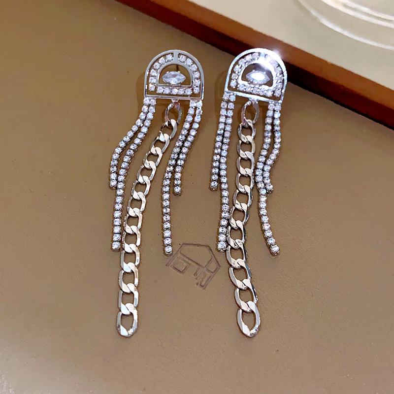 

Luxury Geometric Zircon Chain Dangle Earrings – Elegant, Light, and Atmospheric Design for Women